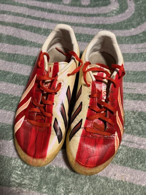 Adidas F30 Messi Boots (US1  UK13.5  EUR 32)