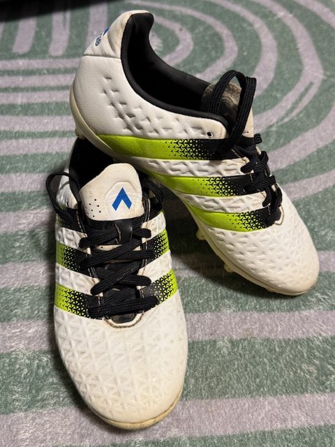 Adidas V16.3 White Boots (US2  UK1.5  EUR 33.5)